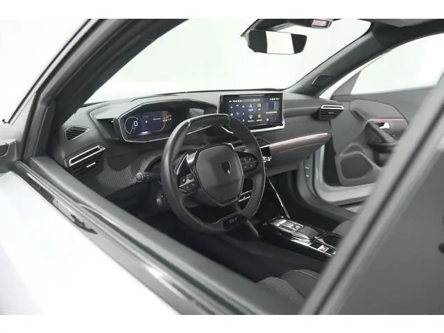 Peugeot 2008 PureTech 130 EAT8 GT | Camera | Apple Carplay | Parkeersensoren | 17 Inch Lichtmetalen...