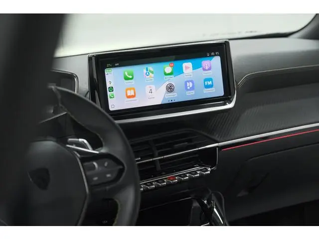 Peugeot 2008 PureTech 130 EAT8 GT | Camera | Apple Carplay | Parkeersensoren | 17 Inch Lichtmetalen...