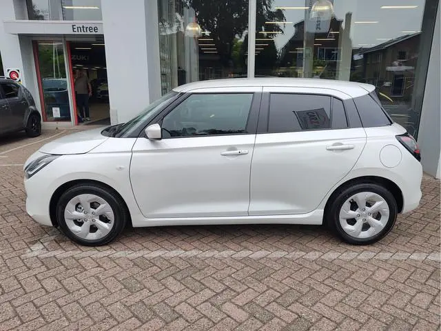 Suzuki Swift 1.2 SELECT SMART HYBRID Direct Leverbaar | Tot 10 JAAR GARANTIE! | Inclusief € 2.400,-...