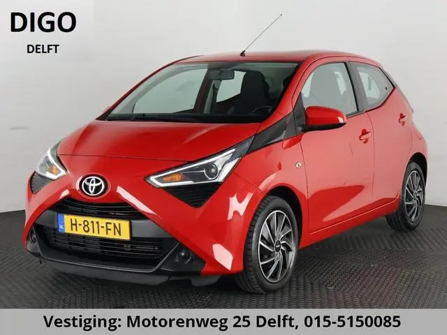 Toyota Aygo 1.0 VVT-i X-PLAY CARPLAY NAVI GARANTIE 2030* . CAMERA . DEALER ONDERHOUDEN . APPLE CARPL...