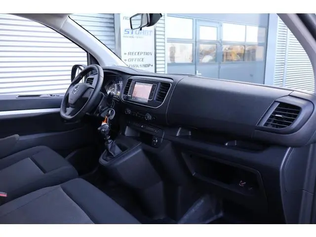 Opel Vivaro 2.0 Diesel 145pk L3 DC 1e Eigenaar | Volledig Onderh | NAP | BTW | 6-Zits | Trekhaak | C...