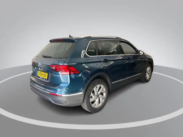 Volkswagen Tiguan 1.4 TSI eHybrid Life Business SOH 99,1% · Camera · Apple/Android Car Play · Wegkla...