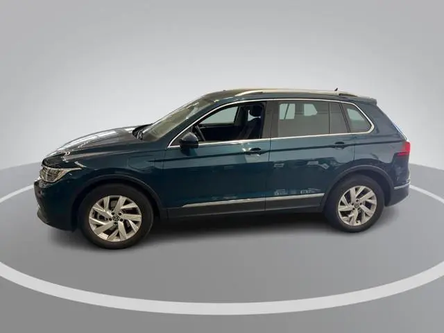 Volkswagen Tiguan 1.4 TSI eHybrid Life Business SOH 99,1% · Camera · Apple/Android Car Play · Wegkla...