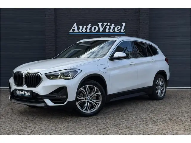 BMW X1 xDrive25e | Panodak  | Sportleder | Head-Up | Trekhaak | Adaptive Cruise | Camera