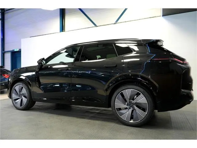 Lynk & Co 08
