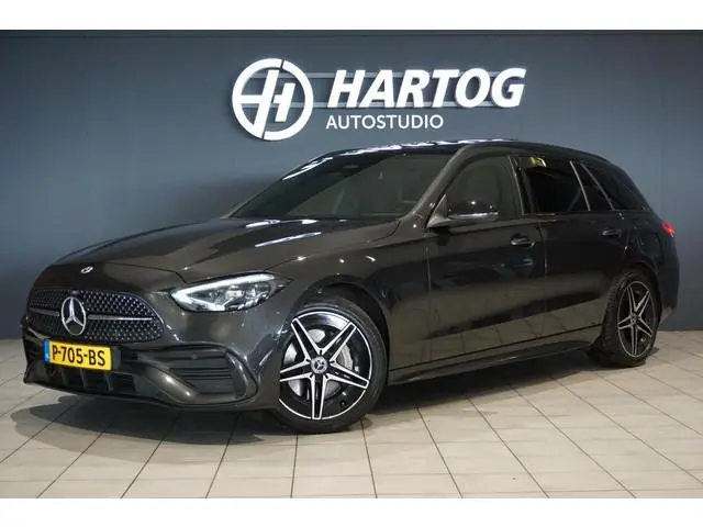 Mercedes-Benz C-klasse Estate 300 e AMG Line ORIG. NEDERLANDS + AMG / PANORAMA / TREKHAAK / LEDER