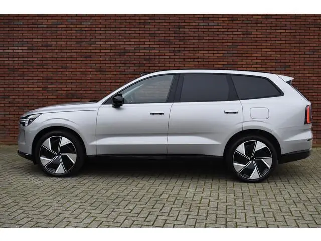 Volvo EX90