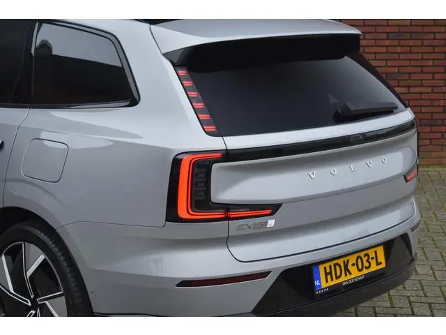 Volvo EX90