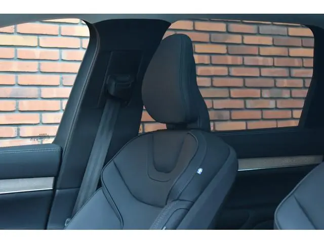 Volvo EX90