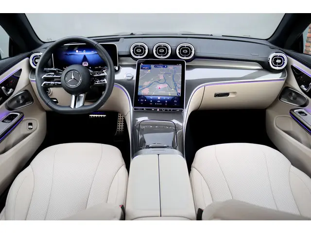 Mercedes-Benz CLE Coupé 200 AMG Line | Distronic | Memory | Burmester | Panoramadak | HUD | Digital Light | Verwarmd Stuurwiel | Surround Camera | Keyless Go | Nightpakket |