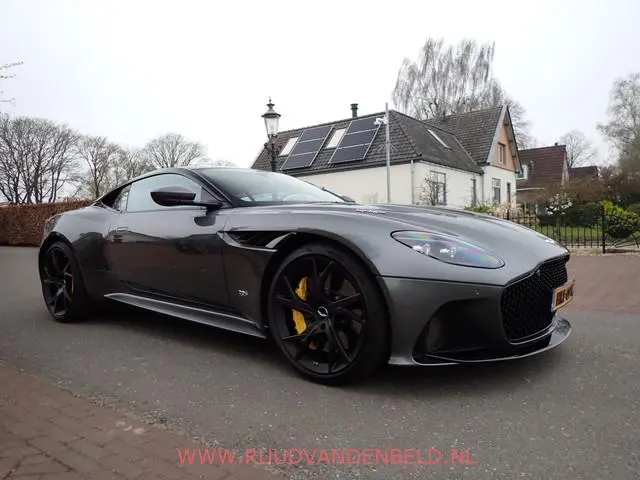 Aston Martin DBS