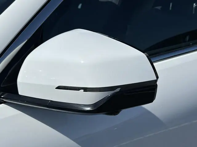 Geely E5