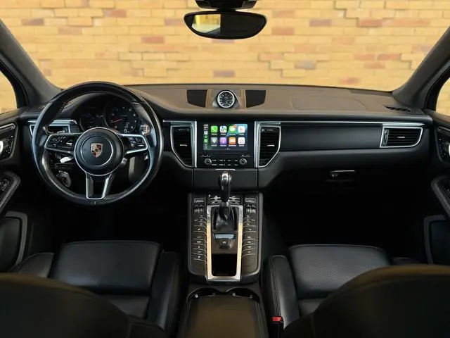 Porsche Macan 2.0 T Sport Chrono l Luchtvering l Bose l CarPlay l Pano l Camera