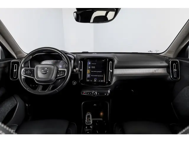 Volvo XC40 1.5 T5 Recharge Inscription - Automaat | Dig. Cockpit | Adapt. Cruise | Winterpakket | PD...