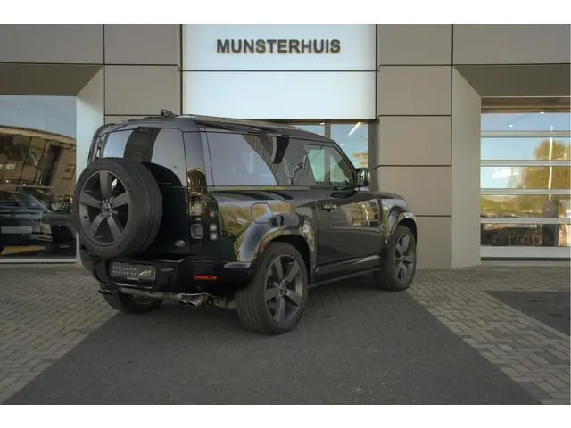 Land Rover Defender 5.0 P525 90 V8 | British Racing Green | Grijs kenteken | Koelvak | Elektrische t...