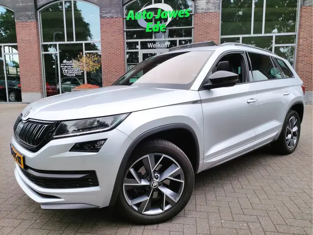 ŠKODA Kodiaq 1.5 TSI DSG Sportline Business Panoramadak - Wegklapbare trekhaak - Adaptieve Cr.contro...