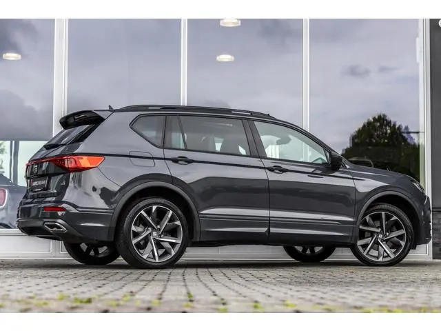 SEAT Tarraco 1.4 TSI e-Hybrid PHEV FR | E-Trekhaak | Pano | Travel assist