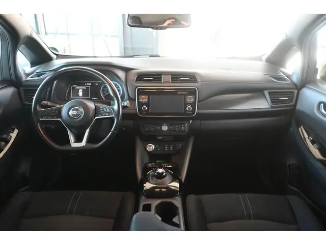 Nissan LEAF N-Connecta 40 kWh Automaat Navigatie Stoelverwarming Goed Onderhouden! Inruil Mogelijk!