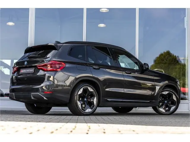 BMW iX3 High Executive 80 kWh | Pano | 360° Camera | HUD