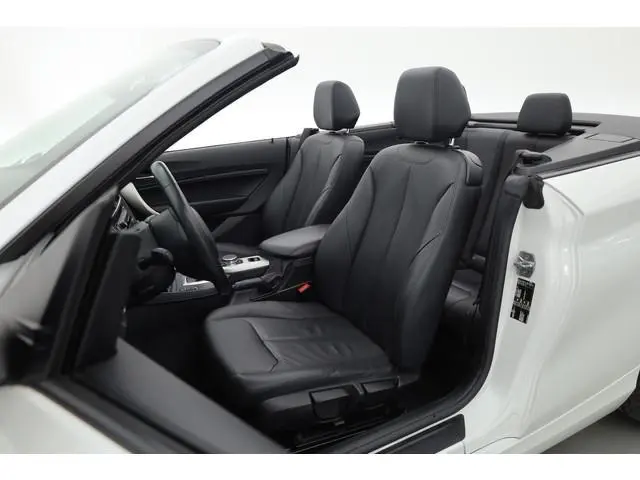 BMW 2-serie Cabrio 220i | Cruise Control | Bluetooth | PDC | Stoelverwarming | Navi | Leder
