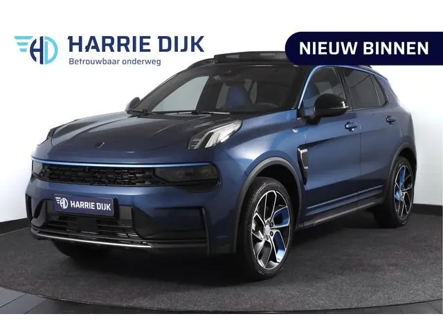 Lynk & Co 01 1.5 PHEV 261PK MY23 | Donkere hemel | 360 Camera | 7.4 kWh boordlader | S/K-panodak | A...