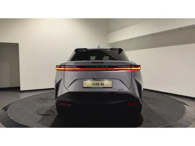 Lexus RZ