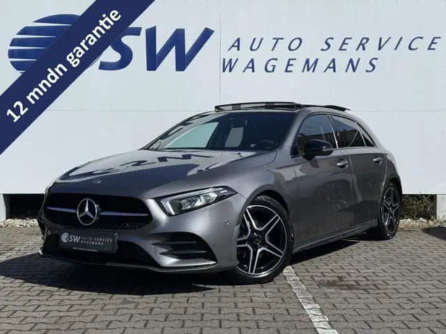 Mercedes-Benz A-klasse 180 Business Solution AMG | Pano | CarPlay | Ambient Light | Camera | 18 inch