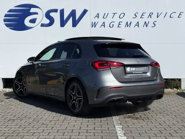 Mercedes-Benz A-klasse 180 Business Solution AMG | Pano | CarPlay | Ambient Light | Camera | 18 inch