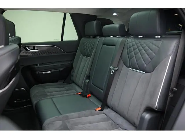 Hongqi E-HS9