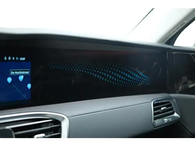 Hongqi E-HS9