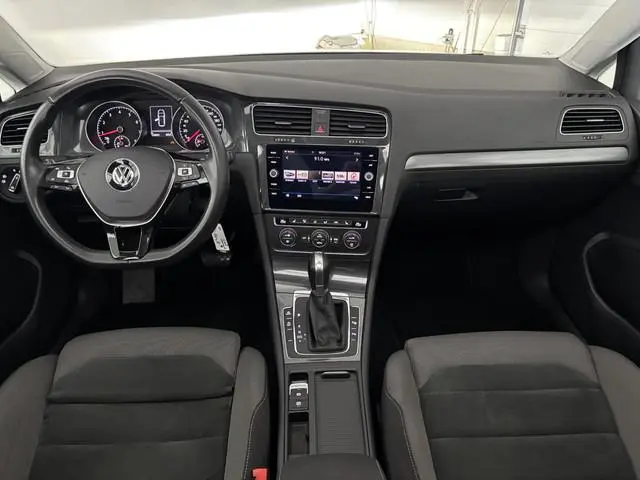 Volkswagen Golf Variant 1.4 TSI Highline Business R | SCHUIF - KANTEL | TREKHAAK | ADAP. CRUISE |