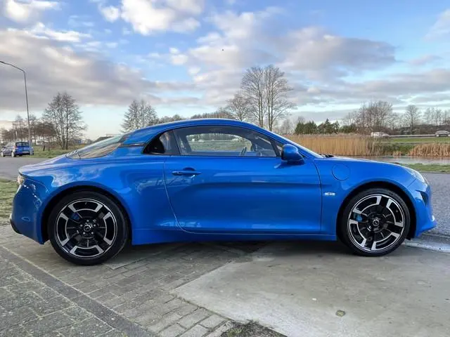 Alpine A110