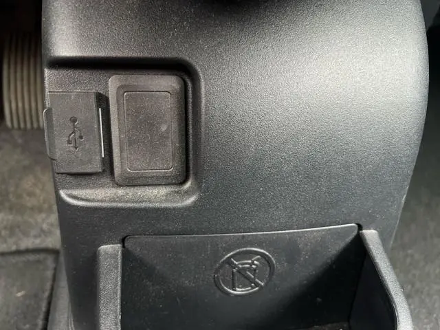 Peugeot iOn