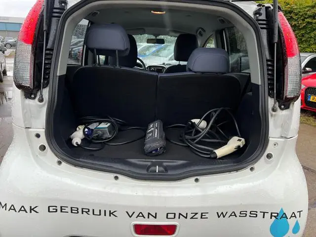 Peugeot iOn