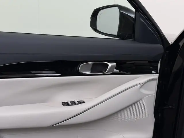 Geely E5