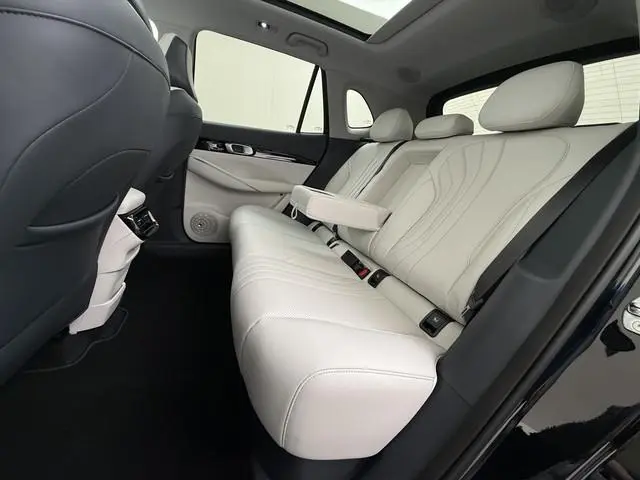 Geely E5