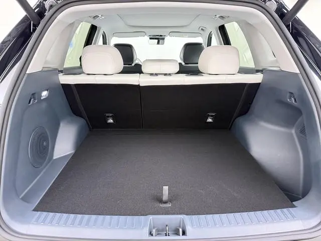 Geely E5