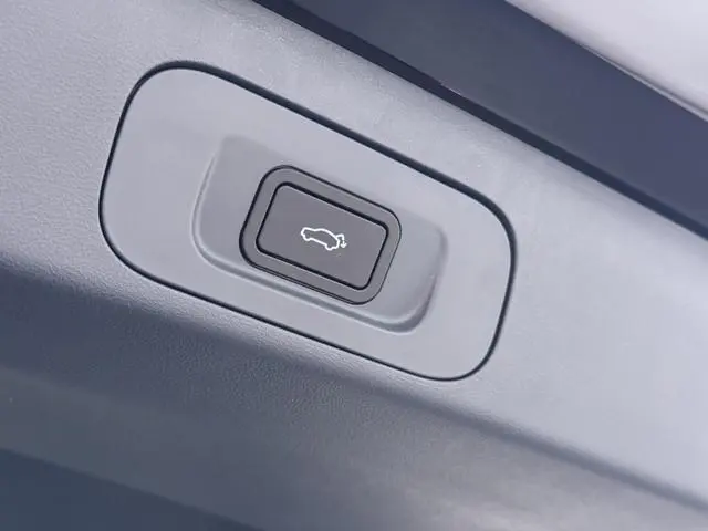 Geely E5