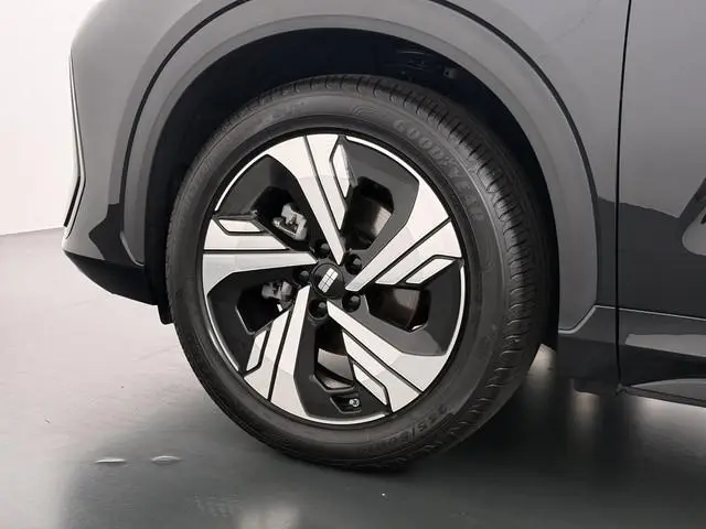 Geely E5