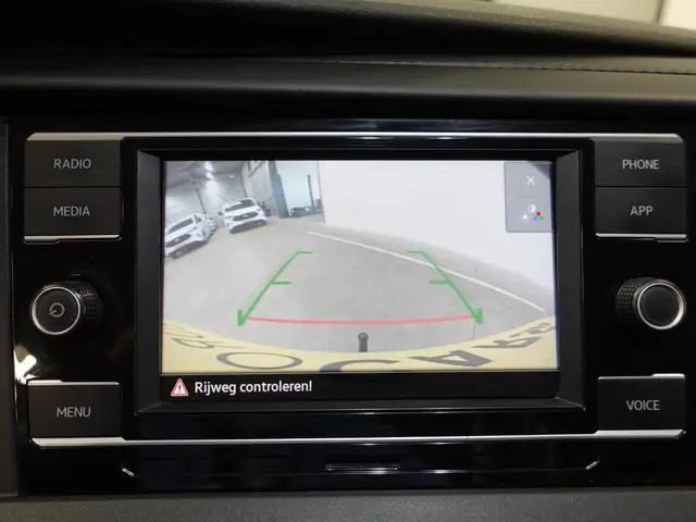 Volkswagen Transporter 110PK L1H1 Airco Cruise Control Trekhaak Camera Apple Carplay/Android Auto