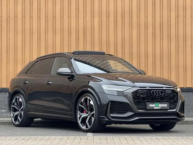 Audi RSQ8