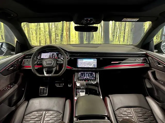Audi RSQ8