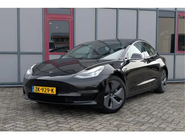 Tesla Model 3 Standard RWD Plus 60kWh SOH 84% Trekhaak