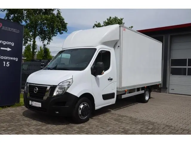 Nissan Interstar 2.3 DCI  Meubelbak Laadklep Dubbel lucht.