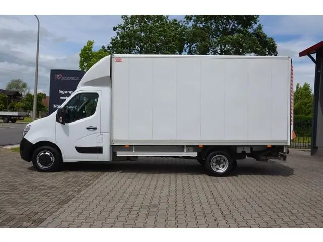 Nissan Interstar 2.3 DCI  Meubelbak Laadklep Dubbel lucht.