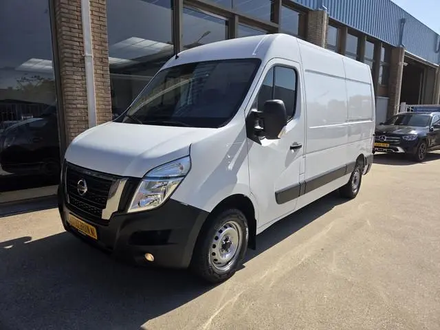 Nissan Interstar 2.3 dCi 150Pk / 110Kw L2/H2 Airco Cruise Achteruitrijcamera Trekhaak 2500 Kg