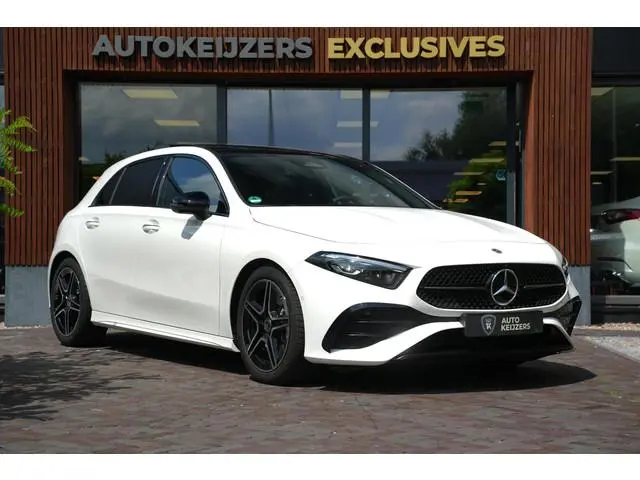 Mercedes-Benz A-klasse 250 4MATIC AMG Line Panoramadak Ambient Widescreen HeadUp AMG Pakket Keyless...