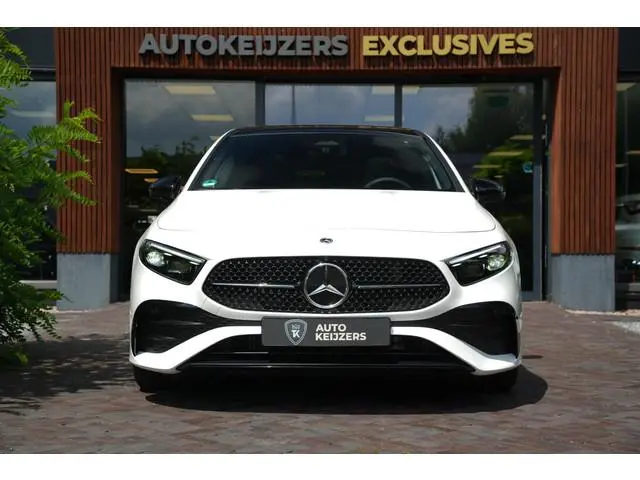 Mercedes-Benz A-klasse 250 4MATIC AMG Line Panoramadak Ambient Widescreen HeadUp AMG Pakket Keyless...