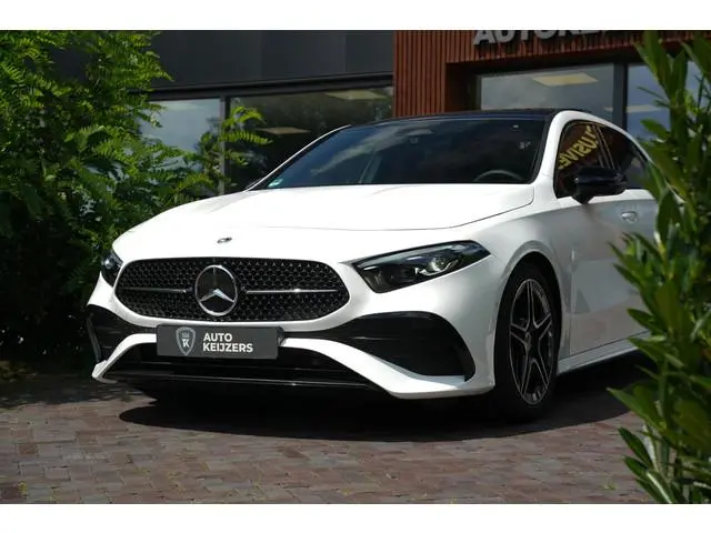 Mercedes-Benz A-klasse 250 4MATIC AMG Line Panoramadak Ambient Widescreen HeadUp AMG Pakket Keyless...