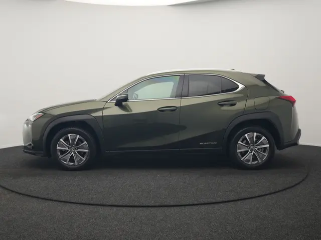 Lexus UX 300e Business 54 kWh 204pk Dealer O.H. | Adaptive Cruise | Camera | LED Koplampen | Lane As...